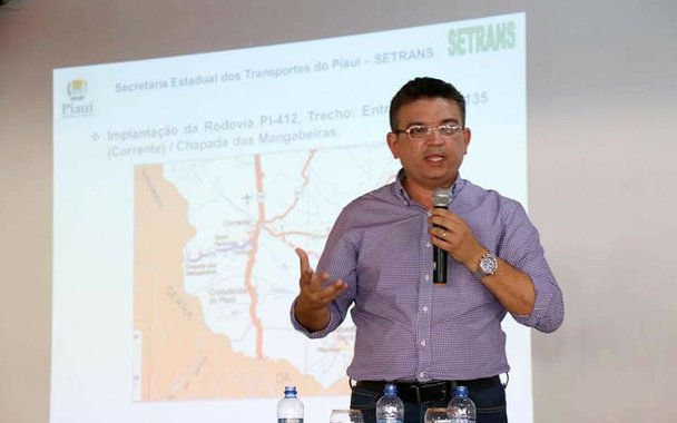O governo do Piauí, por meio da Secretaria de Estado dos Transportes (Setrans-PI), autorizou o início das obras da PI 412, no município de Corrente, no Extremo Sul piauiense; a obra está orçada em R$ 15,8 milhões com recursos oriundos do executivo estadual, por meio da Setrans-PI; o prazo para execução dos serviços é 12 meses, contados a partir da assinatura da ordem de serviço