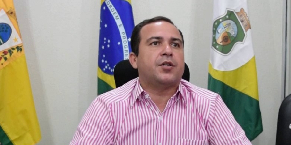 O presidente do Tribunal de Justiça, desembargador Gladyson Pontes, manteve o afastamento por 180 dias, do Prefeito de Pacajus, Flanky Chaves (PP). O prefeito está afastado do cargo desdeo último dia 14, após pedido do Ministério Público do Ceará, (MPCE), deferido por decisão liminar da juíza Ricci Lobo de Figueiredo Filgueira, da 1ª Vara da Comarca do município