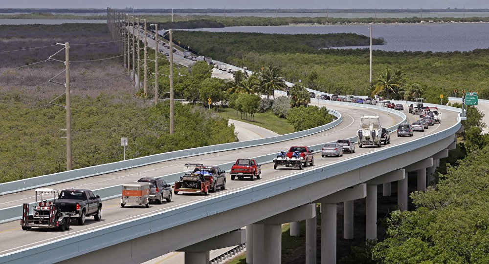 O especialista de modelagem das consequências de catástrofes naturais, Chuck Watson, declarou que os prejuízos provocados pelo furacão Irma no estado da Flórida podem somar cerca de US$ 200 bilhões; segundo o especialista, as autoridades da Flórida podem precisar gastar cerca de US$ 135 bilhões para mitigar as consequências do furacão Irma