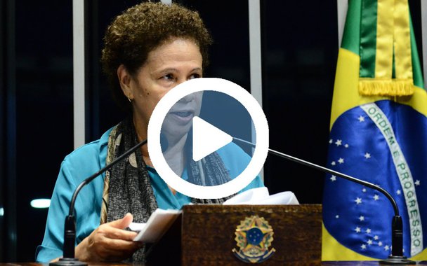 A senadora Regina Sousa, do PT do Piauí, fez um discurso emocionado contra o racismo e o preconceito na tribuna e contou ter sido derrotada na Justiça do Distrito Federal em uma ação que pedia que o Youtube retirasse o vídeo da blogueira Joice Hasselmann, que disparou xingamentos como "anta" e "analfabeta" contra a parlamentar; "Foi unanimidade, eu fico pensando o que passa na cabeça de um colegiado para achar que é normal algo assim. Ela me chamou de coisas terríveis", lamentou a senadora; assista