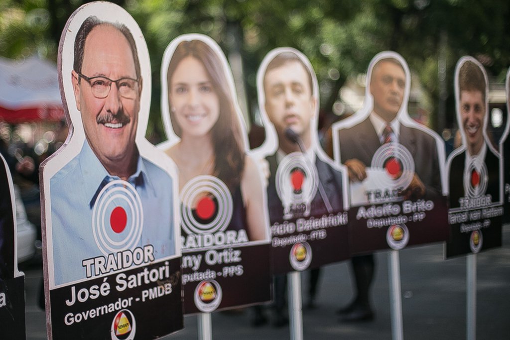 20/06/2017 - PORTO ALEGRE, RS - Ato do SEMAPI na Praça da Matriz. Foto: Giovana Fleck/Sul21
