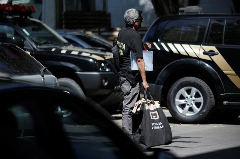 Agente da Polícia Federal durante uma operação no Rio de Janeiro. 26/01/2017 REUTERS/Ueslei Marcelino