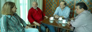 Senador Armando Monteiro (PTB-PE) teve um encontro com o ex-presidente Luiz Inácio Lula da Silva na manhã desta sexta-feira (25); no encontro, Armando e Lula fizeram uma análise da conjuntura nacional e do processo político regional; após a reunião, Lula seguiu para Ipojuca, na Região Metropolitana do Recife para participar de um ato em defesa da indústria naval