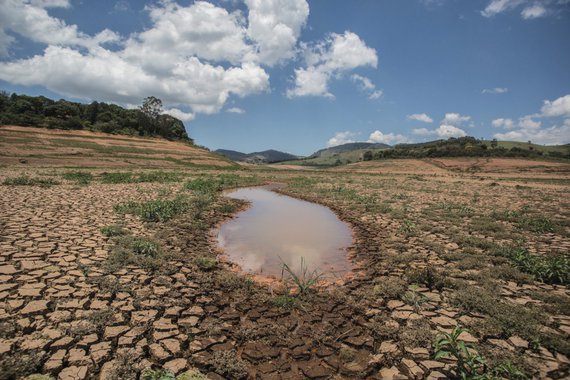 Por causa da falta de chuva em grande parte da Bahia, o governador Rui Costa publicou nesta quinta-feira no Diário Oficial do Estado a 'situação de emergência' em 173 municípios; o decreto segue instrução normativa do Ministério da Integração Nacional, que estabelece critérios para decretar situação de emergência nas cidades, nos estados e no Distrito Federal; após a publicação, a lista segue para a esfera federal, que pode fornecer auxílio complementar, inclusive financeiro