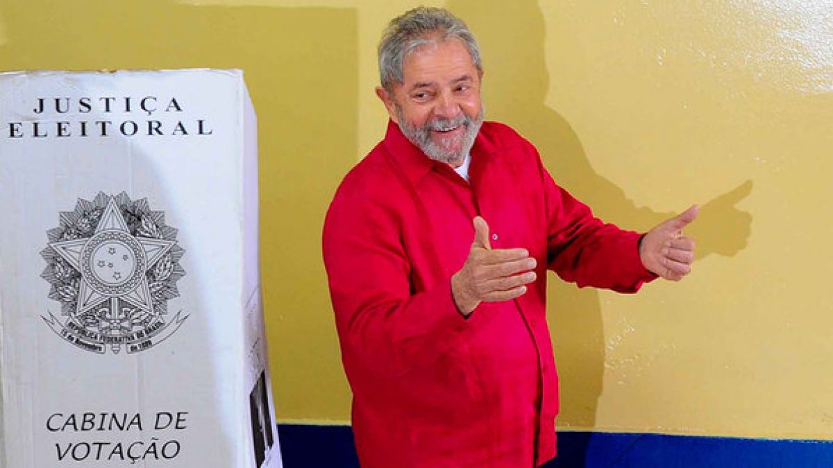 O ex-presidente espanhol Felipe González alertou Lula, tempos atrás, para o risco de ser inabilitado, preso ou assassinado. Então, assim como a capa da Veja, lembram?, o artigo da IstoÉ cumpre o mesmo objetivo de insuflar ao assassinato, e como tal dever tratado, em defesa de Lula e do Brasil