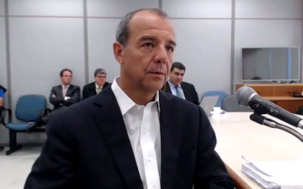 Juiz Marcelo Bretas, da 7ª Vara Criminal Federal do Rio de Janeiro, aceitou mais uma denúncia apresentada pelo Ministério Público Federal contra o ex-governador Sérgio Cabral (PMDB) e mais nove pessoas por recebimento de R$ 47 milhões em propinas pela Carioca Engenharia em troca de fraudes em licitações e superfaturamento em obras pública; é a nona ação penal em que o ex-governador do Rio será julgado no âmbito da Lava Jato