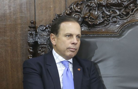 A declaração fo prefeito de São Paulo, João Doria (PSDB), aconteceu no lançamento do livro "Quem é esse moleque para estar na Folha?", do coordenador do MBL (Movimento Brasil Livre), Kim Kataguiri; Michel Temer teria dito que o PMDB está de "portas abertas" à filiação do tucano para concorrer ao Planalto em 2018