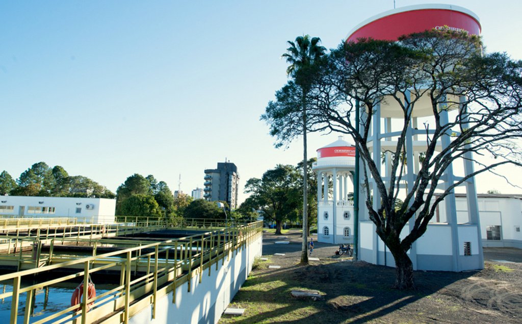 O Sindiágua-RS encaminhou uma representação junto ao Ministério Público de Contas pedindo a retomada do processo de investigação sobre o modo como aconteceu a privatização da água em Uruguaiana e São Gabriel; a entidade também solicitou que o órgão avalie a intenção da Companhia Riograndense de Saneamento (Corsan) de realizar PPP’s) no esgotamento sanitário de nove cidades da Região Metropolitana; delação do ex-executivo da Odebrecht Paulo Welzel à PF apontou que dez políticos de Uruguaiana foram procurados para apoiar a permanência da empresa nos serviços públicos do município