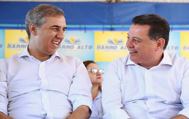 Sobre as eleições do próximo ano, Marconi garantiu que o vice Zé Eliton vai liderar o projeto da base; "É um nome que já empolga os aliados e empolgará a sociedade com um excelente plano de governo e com o trabalho que vai realizar a partir de abril, quando assumir o governo em meu lugar", declarou o governador; na pesquisa Serpes, realizada a pedido da Acieg, o senador Ronaldo Caiado (DEM) aparece em primeiro lugar, com 44%, seguido pelo deputado federal Daniel Vilela (PMDB), com 12,1%; o vice-governador Zé Eliton (PSDB) é o terceiro colocado com 6,2%