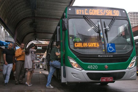 A Prefeitura de Porto Alegre publica um decreto definindo prazos e critérios para a implantação de GPS, sistema de reconhecimento facial, câmeras de segurança e Serviço de Informação ao Usuário no transporte coletivo da cidade