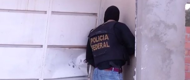O delegado titular da Delegacia de Repressão a Crimes Fazendários, Luiz Felipe Felipe da Silva, informou que cada um dos ex-funcionários da Caixa, além de ex-agentes e agentes do Sine, tinha uma função no grupo que cometia fraudes contra programa de seguro-desemprego e FGTS no Tocantins e em mais  seis estados; Goiás, Pará, Maranhão, Roraima, Paraná e Santa Catarina; no Tocantins 30 foram presos como alvos da Operação Stellio; o chefe da quadrilha foi capturado em Goiânia; o principal auxiliar dele foi preso em uma casa, em Palmas. Segundo as investigações, a suspeita é que o grupo tenha causado um prejuízo de R$ 320 milhões