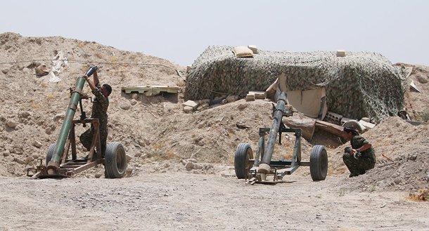 Os militantes do Daesh, organização terrorista proibida na Rússia e em vários outros países, vão deixar Raqqa cercada após chegar a um acordo com as Forças Democráticas da Síria, que se manifestam leais à coalizão internacional liderada pelos EUA, comunica a mídia internacional; segundo disse à Reuters Omar Allush, membro do conselho municipal de Raqqa, foi permitido que os terroristas deixem a cidade na noite de 15 de outubro. Ao mesmo tempo, eles planejam levar consigo cerca de 400 civis como escudo humano