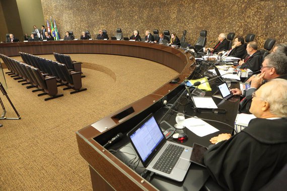 Balanço divulgado pelo Conselho Nacional de Justiça (CNJ) mostra que a despesa média do poder público com um magistrado no Brasil é de R$ 47,7 mil por mês; em Alagoas os dados mostram que um juiz custa, em média, R$ 25 mil, sendo o segundo menor gasto do País, perdendo para o Tribunal de Justiça do Piauí (TJ/PI), onde um magistrado custa R$ 23,3 mil