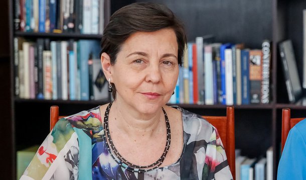 Ministra responsável pelo combate à pobreza no governo da presidente Dilma Rousseff, Tereza Campelo faz um alerta: "o Brasil corre o risco de voltar para o mapa da fome"; isso porque, desde o golpe de 2016, a questão social saiu da prioridade do orçamento federal; Tereza critica o fim da política de valorização do salário mínimo, as ameaças de cortes nas aposentadorias rurais, o fim dos programas de agricultura familiar e a flexibilização dos direitos trabalhistas; ela afirma ainda que a elite brasileira atirou contra o próprio pé, ao apoiar a deposição de Dilma: "os empresários sabotaram seu próprio mercado interno", afirma; confira a íntegra de sua entrevista à TV 247