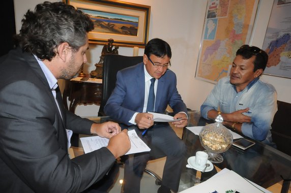 O governador Wellington Dias autorizou uma série de investimentos em municípios do interior do Piauí; as obras, nas áreas de mobilidade urbana, esporte e saúde, visam a melhoria da qualidade de vida da população e, ao mesmo tempo, movimentar a economia, gerando renda e abrindo postos de trabalho; São Luís do Piauí, distante 252 quilômetros da capital, será contemplada com 7 mil m² de pavimentação para povoados da zona rural, urbanização na entrada da cidade, conclusão de um campo de futebol, uma viatura policial  e a conclusão da Unidade Básica de Saúde