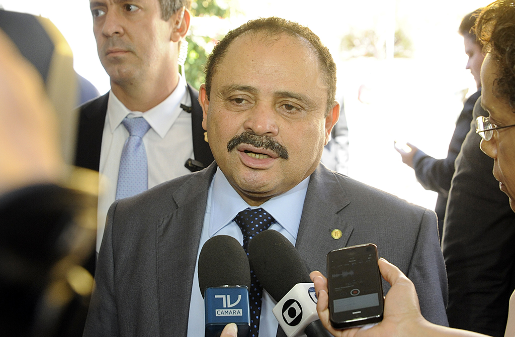 Brasília- DF- Brasil- 12/07/2016- Presidente interino da Câmara, dep. Waldir Maranhão (PP-MA) concede entrevista. Foto: (Foto: Leonardo Lucena) Brasília- DF- Brasil- 12/07/2016- Presidente interino da Câmara, dep. Waldir Maranhão (PP-MA) concede entrevista. Foto: