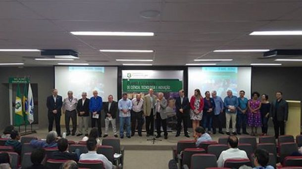 A elaboração do Plano Estadual de Ciência, Tecnologia e Inovação para o Desenvolvimento Sustentável do Ceará será coordenada pela Secretaria da Ciência, Tecnologia e Educação Superior (Secitece ). O plano deverá propor uma agenda estratégica de curto, médio e longo prazos, com foco na inovação como elemento central para o desenvolvimento do Estado