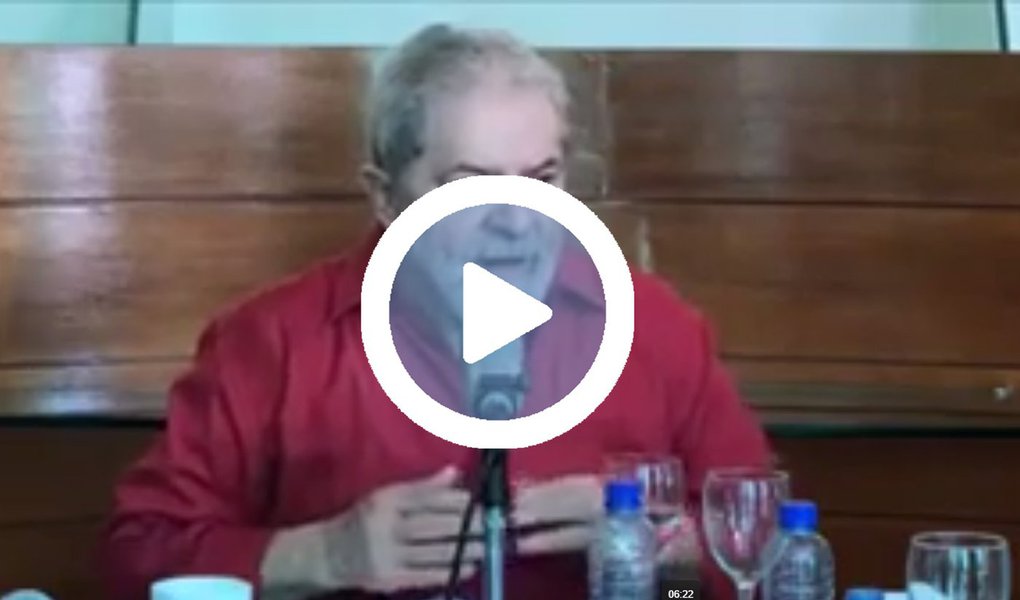 Em entrevista coletiva no Recife nesta sexta-feira (25), o ex-presidente Lula buscou justificar a formação de alianças políticas para vencer eleições e governar; "Acho que é importante que o movimento social e a esquerda se preocupem com isso. Quando um partido como o PT procura fazer alianças políticas, só procura fazer essas alianças porque tem clareza de que, sozinho, não ganha as eleições, e, se ganhar, não tem como governar se não tiver maioria no Congresso Nacional. Esse é o dado concreto", diz Lula; assista acima 