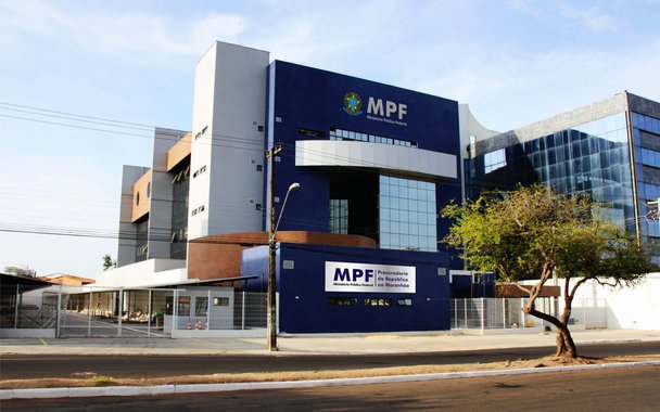 O MPF/MA propôs ação civil por ato de improbidade administrativa contra Manoel Edivan Oliveira da Costa, ex-prefeito do município de Marajá do Sena (MA), e Amarildo Pinheiro Costa, ex-prefeito de São João Batista (MA), por não prestarem contas da aplicação de recursos do Fundeb em 2016; também é alvo da ação proposta pelo MPF o ex-vice-prefeito de São João Batista, Fabrício Costa Correa Júnior, que assumiu a gestão municipal em 18 de setembro de 2016, após afastamento do prefeito à época, e permaneceu até 31 de dezembro de 2016