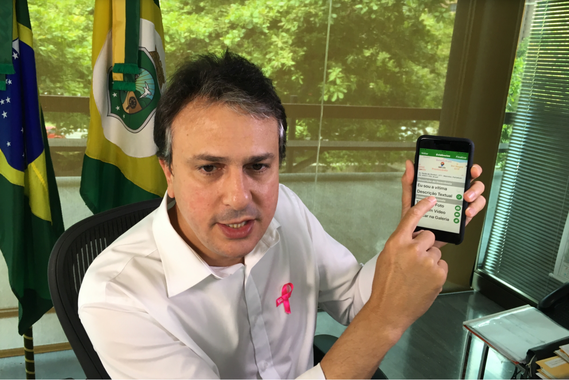 Em transmissão ao vivo pelo Facebook, nesta terça-feira (3), o governador Camilo Santana (PT) anunciou que ainda neste mês de outubro terá início a ampliação do Batalhão Raio em Fortaleza. De acordo com ele, serão “mais 14 novas equipes na Capital. Inicialmente serão mais 104 homens (para reforçar a segurança)”. O aumento da equipe vai acontecer em três ocasiões: dia 28 de outubro (Messejana), dia 31 de outubro (Vila Velha) e 7 de novembro (Parangaba)