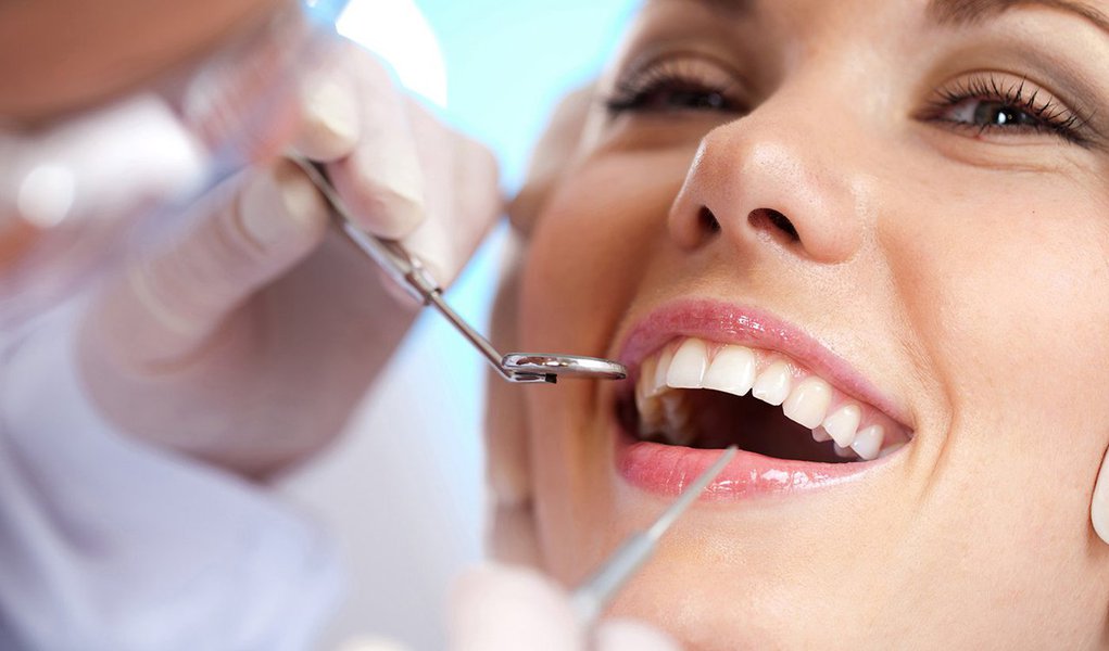 Além da toxina botulínica (o botox), o plano oferece preenchimento facial, clareamento, próteses e aparelhos ortodônticos, itens que não constam do rol obrigatório da ANS (Agência Nacional da Saúde)