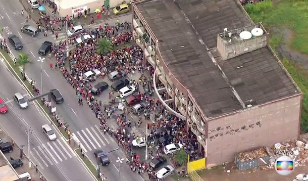 Desde a madrugada desta terça-feira, 7, milhares de pessoas fazem filas que dão a volta no quarteirão para se candidatar a emprego na Prefeitura de Itaguaí, Região metropolitana do Rio de Janeiro; são apenas 600 vagas; estado do Rio de Janeiro fechou 26,4 mil vagas de empregos em janeiro de 2017; este índice levou o Rio a ter o pior desempenho entre os estados brasileiros no primeiro mês do ano