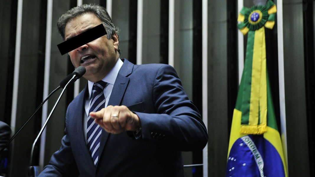 Blogueiro e colunista do 247 Esmael Morais lembra que era "Segredo de Polichinelo" a citação do senador Aécio Neves, presidente nacional do PSDB, nas delações da Odebrecht; "A Justiça fingia que não via e a velha mídia, idem, visando proteger o tucano. A máscara caiu nesta segunda-feira (13) com a decisão do judiciário de vetar menções a Aécio Neves. Na verdade, a Justiça passou um baita recibo de parcialidade ao determinar uma tarja preta para esconder o nome do tucano nas delações", diz Esmael; "A tarja preta em Aécio mostra quão ridícula e parcial a Justiça. Definitivamente, os três poderes precisam ser refundados no Brasil", afirma