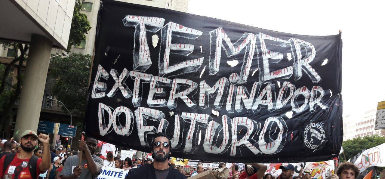 Movimento Levante Popular da Juventude comemorou nessa quinta-feira, 16, o resultado das manifestações que reuniram mais de 1 milhão de brasileiros em vários estados contra a reforma da Previdência de Michel Temer; "As manifestações aumentarão e será cada vez maior a diversidade de pessoas nas lutas contra o projeto de desmonte e entrega de nosso país", diz o movimento; O 15M é o marco de um ciclo de lutas que a classe trabalhadora enfrentará na defesa da dignidade para os brasileiros e brasileiras e contra o golpismo"