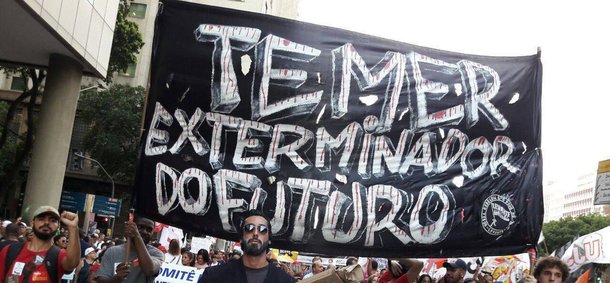 Movimento Levante Popular da Juventude comemorou nessa quinta-feira, 16, o resultado das manifestações que reuniram mais de 1 milhão de brasileiros em vários estados contra a reforma da Previdência de Michel Temer; "As manifestações aumentarão e será cada vez maior a diversidade de pessoas nas lutas contra o projeto de desmonte e entrega de nosso país", diz o movimento; O 15M é o marco de um ciclo de lutas que a classe trabalhadora enfrentará na defesa da dignidade para os brasileiros e brasileiras e contra o golpismo"