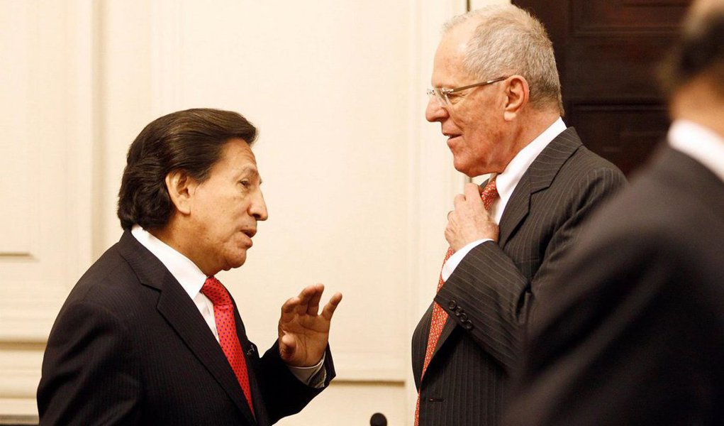 Pedro Pablo Kuczynski disse ter pedido ao presidente dos Estados Unidos, Donald Trump, em uma conversa telefônica nesse domingo, 12, para estudar a deportação do foragido ex-presidente Alejandro Toledo; governo Kuczynski acredita que o ex-líder do país andino, que é procurado por sua ligação com escândalo de corrupção envolvendo a Odebrecth, está nos EUA, mas disse que os esforços para capturá-lo no território norte-americano se depararam com obstáculos legais