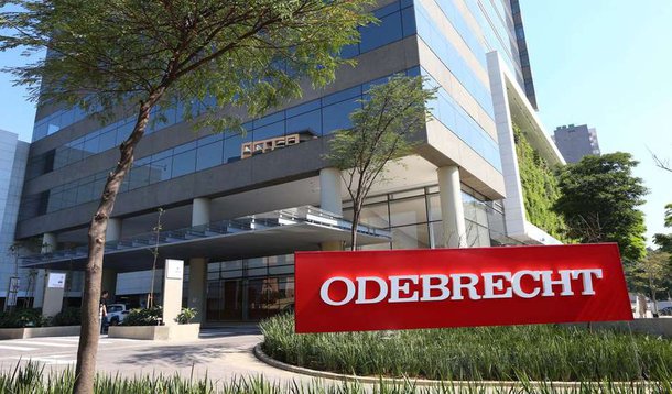 Segundo a agência Reuters, a Odebrecht quer negociar multas e acordos de leniência relacionados às investigações sobre corrupção com vários países da América Latina até junho, o que ajudaria o conglomerado brasileiro de engenharia a evitar uma negociação em meio ao período eleitoral em toda a região, que poderia atrasar as planejadas vendas de ativos; de acordo com fontes ouvidas pela agência, a Odebrecht espera vender cerca de R$ 6,5 bilhões em participações, licenças de exploração na região e em Angola até o fim do ano