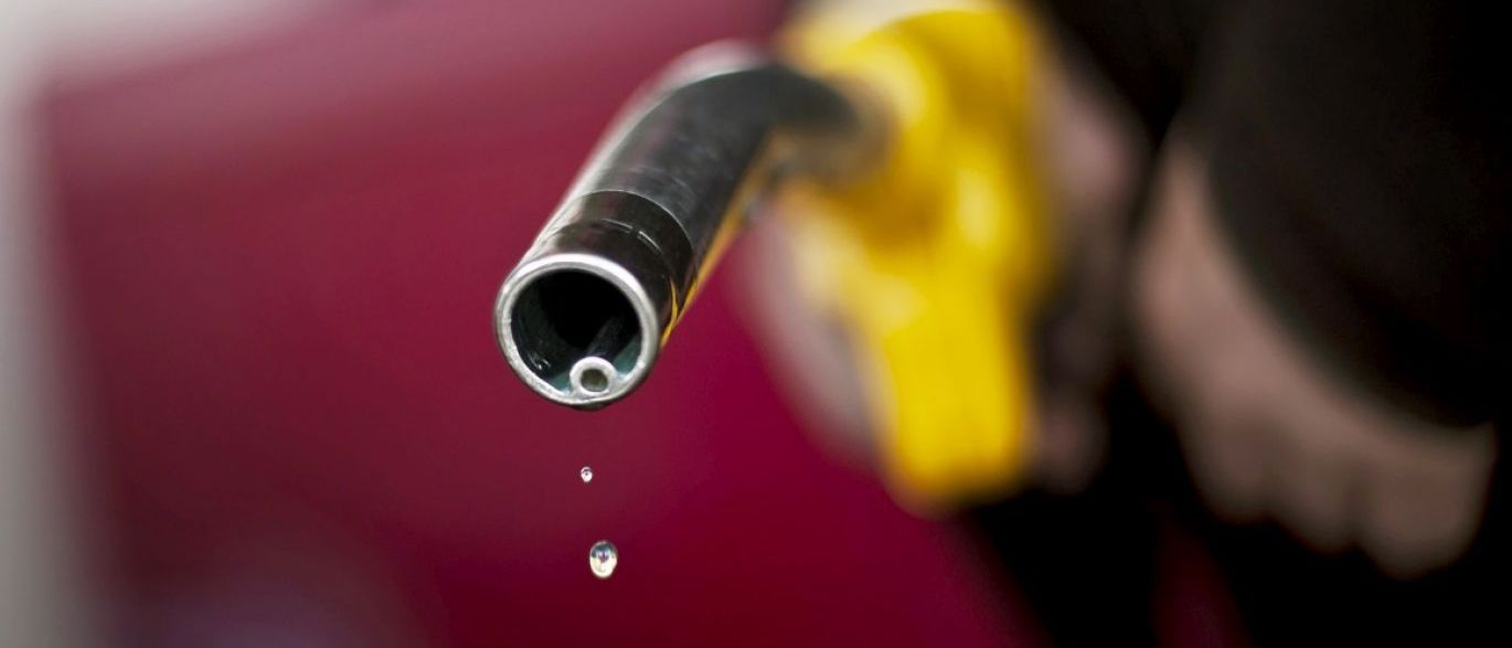 A juíza Luciana Losada Albuquerque Lopes, da 13ª Vara da Fazenda Pública do Rio de Janeiro, deu cinco dias para Petrobras Distribuidora, Ipiranga e Raízen (Shell) se manifestarem sobre acusação de venda de etanol adulterado; adulteração de 16 milhões de litros de etanol contaminado com metanol foi identificada pela ANP em postos da Ilha do Governador, no Rio de Janeiro, em novembro de 2016; nas ações, Alberto Flores Camargo, promotor de Justiça, pede que as empresas sejam condenadas a pagar 20% do valor da causa ao Fundo Especial do Ministério Público