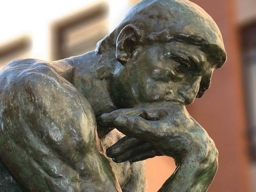 O trabalho de tais pensadores errantes é, sobretudo, árduo, e são muitos os que desistem dessa difícil responsabilidade. É um trabalho que exige a transmutação do pensamento, o desmonte das certezas que, até agora, carregávamos. No fim, exige um estado de questionamento permanente de si e do mundo