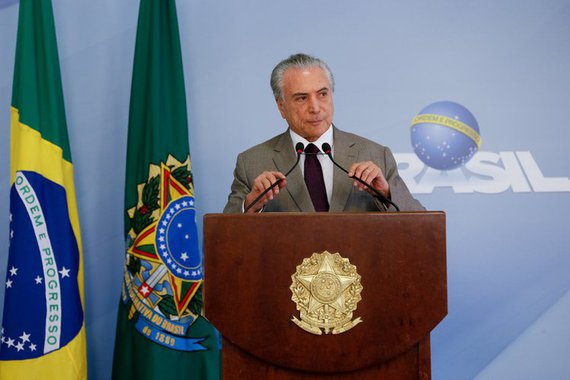 temer tenta se mostrar correto e justo, quando a verdade é que tal indivíduo não faz a mínima ideia do que se trata as duas virtudes que o golpista pensa ter, a exemplo do que fez com Dilma Rousseff€€