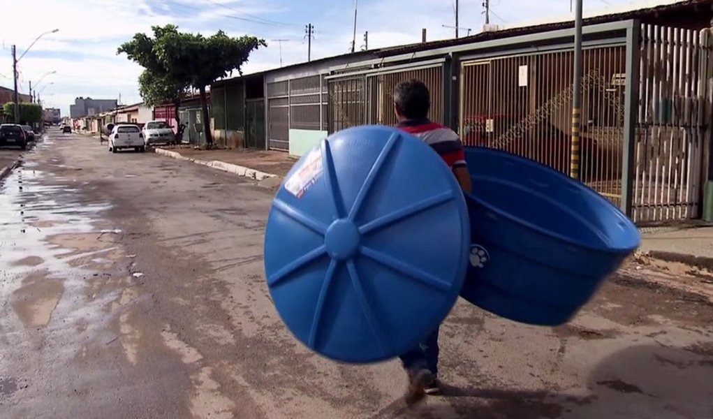 O Ministério Público do Distrito Federal encaminhou documento que recomenda à Agência Reguladora de Águas, Energia e Saneamento (Adasa) a inclusão, no rodízio de água, de cidades abastecidas pelo reservatório de Santa Maria; as cidades abastecidas pelo reservatório do Descoberto já participam do racionamento desde 16 de janeiro; atualmente, a Resolução 13/2016 da autarquia define o patamar de 20% do volume útil do reservatório para o início de ações de restrição