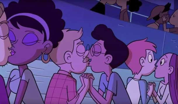 Canal Disney Channel exibiu nos Estados Unidos o primeiro beijo gay em um desenho animado produzido pela Disney; além de um beijo entre dois homens, há beijos de outros casais formados por homem e mulher, ou só por mulheres; os beijos fazem parte de um número musical chamado "Apenas amigos", no episódio "Star vs. as Forças do Mal"