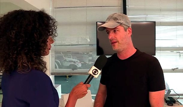 No Fantástico, da TV Globo, o cantor sertanejo se recusou, porém, a responder às perguntas feitas pela repórter, segundo ele "para não expor a família"; "Eu jamais agrediria alguém na minha vida, muito menos minha esposa, que está grávida do João", disse