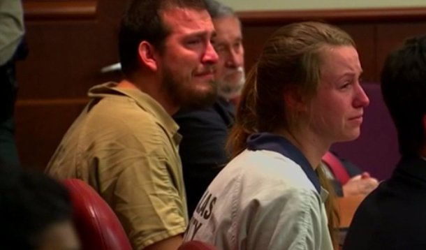 Eles invadiram uma festa de aniversário de um garoto negro de 8 anos, que ocorria ao ar livre, com bandeiras dos Estados Confederados, considerada um símbolo racista, e gritando insultos contra os convidados; Jose "Joe" Torres e Kayla Nortoncasal fazia parte de um grupo chamado "Respect the Flag", que, segundo a polícia, é formado por supremassistas brancos; na internet, foram localizadas mensagens dos integrantes do grupo discutindo participação em comícios da Ku Klux Klan e com ataques aos negros