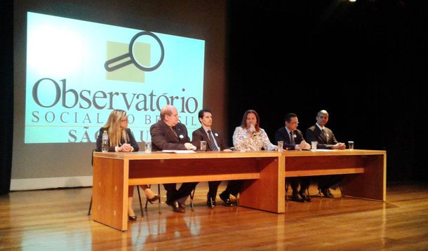 Presente em mais de 100 cidades de 19 estados brasileiros, o Observatório Social chegou ao município do Rio; a plataforma reúne entidades representativas da sociedade civil com o objetivo de contribuir para a eficiência da gestão pública; fundada em 2004, a rede Observatório Social do Brasil (OSB) monitora compras públicas em nível municipal, desde a publicação do edital de licitação até o acompanhamento da entrega do produto ou serviço