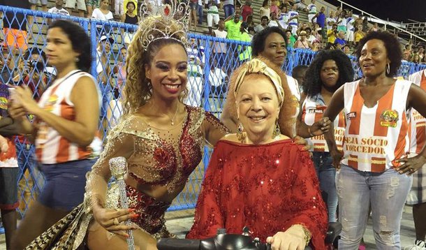 "Faço parte do bloco fora, Temer. Para mim, só Lula lá", disse a cantora Beth Carvalho, ao comentar o momento político do País; ela também criticou os prefeitos do Rio, Marcelo Crivella, e de São Paulo, João Doria Júnior