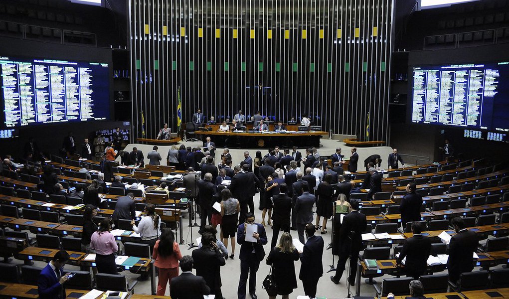 Comissão especial de reforma da Previdência na Câmara dos Deputados debate hoje (21) o Regime Geral de Previdência Social, que inclui os trabalhadores de empresas privadas; é a terceira de nove audiências públicas que a comissão fará sobre Previdência Social