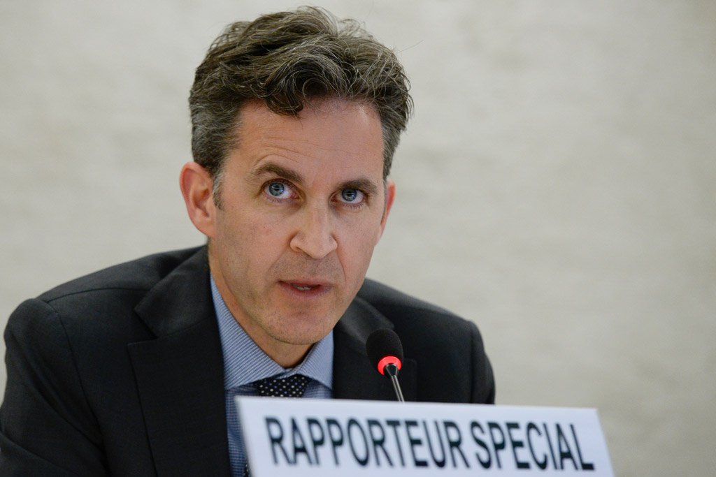 Relatores especiais da ONU sobre liberdade de expressão divulgaram nesta sexta-feira 3 uma declaração conjunta afirmando que as "notícias falsas" ("fake news", em inglês), a desinformação e a propaganda representam uma preocupação global; segundo David Kaye, relator especial da ONU sobre o direito à liberdade de opinião e expressão, os esforços para combatê-las podem levar à censura; segundo ele, há o risco também da supressão do pensamento crítico e de outras abordagens contrárias à lei de direitos humanos