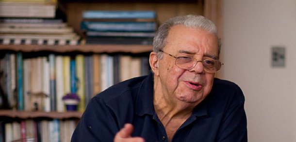 O jornalista Sérgio Cabral, pai do ex-governador do Rio de Janeiro Sérgio Cabral (PMDB), preso em Bangu 8, está internado no Centro de Terapia Intensiva (CTI) da Clínica São Vicente, na Gávea, zona sul da capital fluminense; Cabral pai passou por uma cirurgia de coluna vertebral feita pelo neurocirurgião Paulo Niemeyer Filho; quem acompanha o pai do ex-governador é o clínico Fernando Portella