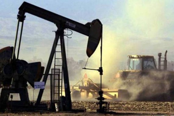 As refinarias dos Estados Unidos estão enfrentando perspectivas de enfraquecimento na demanda por gasolina pela primeira vez em cinco anos, alimentando os temores de que as receitas este ano podem ser ainda piores do que as fracas performances vistas em 2016; sinal de enfraquecimento da demanda por gasolina nos EUA ocorre no momento em que as refinarias estão no meio da pior divulgação de lucros anuais desde o boom do xisto em 2011; o boom do petróleo chegou ao auge em 2014 e as refinarias independentes dos EUA colheram os lucros com a queda nos preços do petróleo e a economia em expansão ajudando a alimentar o crescimento da demanda
