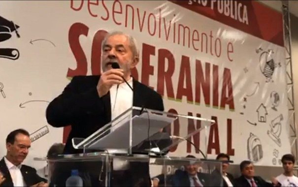 Foi preciso que um torneiro mecânico, sem formação universitária, chegasse à presidência para que existisse um projeto de inclusão, e de expansão da Educação no Brasil