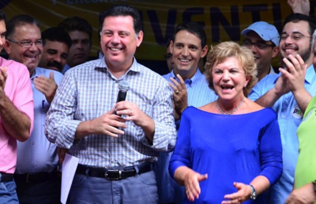 Se as eleições para o Senado fossem hoje, Marconi Perillo (PSDB) seria eleito com maior número de votos (26,4%), seguido de Lúcia Vânia (PSB), que soma 23,8%; os números são resultado de feita pelo Instituto Paraná e divulgada nesta terça-feira (13/6) pela Record TV Goiás e jornal Opção; em terceiro lugar, o ex-prefeito Maguito Vilela (PMDB) soma 23,4%