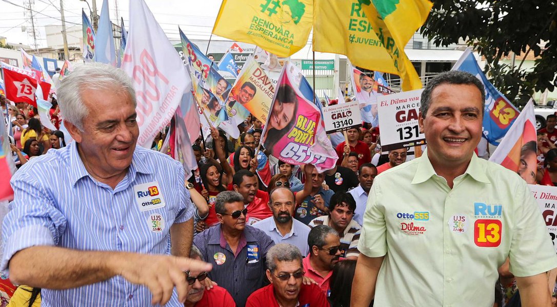 O senador Otto Alencar (PSD) voltou a destacar sua aliança com o governador Rui Costa (PT) nesta segunda-feira quando foi questionado sobre a possibilidade de disputar o governo da Bahia em 2018, ou se aliar ao prefeito de Salvador, ACM Neto (DEM); Otto desconsidera possibilidade de rompimento, e lembra que chegou ao Senado com apoio do atual secretário de Desenvolvimento Econômico, Jaques Wagner, e do ex-presidente Lula; "Para chegar ao Senado foi com apoio de Lula e Wagner. Fizemos uma aliança em 2010 e em 2014 e está sendo mantida essa aliança. Rui tem correspondido à minha expectativa de olhar com seriedade, olhar de perto. Não é fácil nessa situação de crise, eu sei bem, já fui governador"