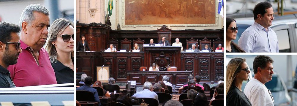 Os deputados da Assembleia Legislativa do Rio de Janeiro (Alerj) vão começar a decidir, nesta sexta-feira (17), se o presidente da Casa, Jorge Picciani, e os parlamentares Paulo Melo e Edson Albertassi, todos do PMDB, permanecerão presos; processo será analisado pela Comissão de Constituição e Justiça (CCJ), da Alerj, que se reúne às 13h para elaborar um parecer; em seguida, o parecer será submetido ao plenário da Alerj. Para ser aprovado, o projeto precisa obter a maioria absoluta das cadeiras da Casa, que são 36 votos