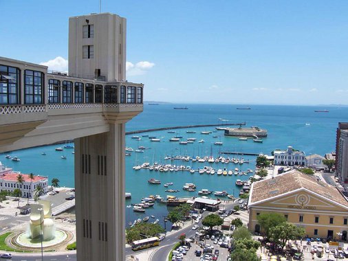 De acordo com dados divulgados pela Secretaria de Turismo do Estado (Setur), a Bahia deve receber 5,6 milhões de turistas durante esta temporada, representando  um crescimento de 8,46%. Segundo a Setur, esse crescimento tem como principal fator o aumento de cerca de 120%, na frequência de voos extras para o estado 