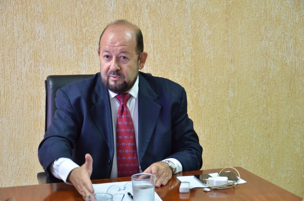 Os deputados estaduais aprovaram nesta quarta-feira (08) urgência em um requerimento para convocar o secretário da Saúde do Tocantins, Marcos Muzafir, para prestar esclarecimentos sobre a Operação Marcapasso e a matéria deverá ser votada ainda nesta quinta-feira (09); a operação investiga esquema entre médicos e fornecedores de órteses, próteses e materiais especiais (OPMEs) para fornecer produtos médicos ao Estado acima do valor de mercado